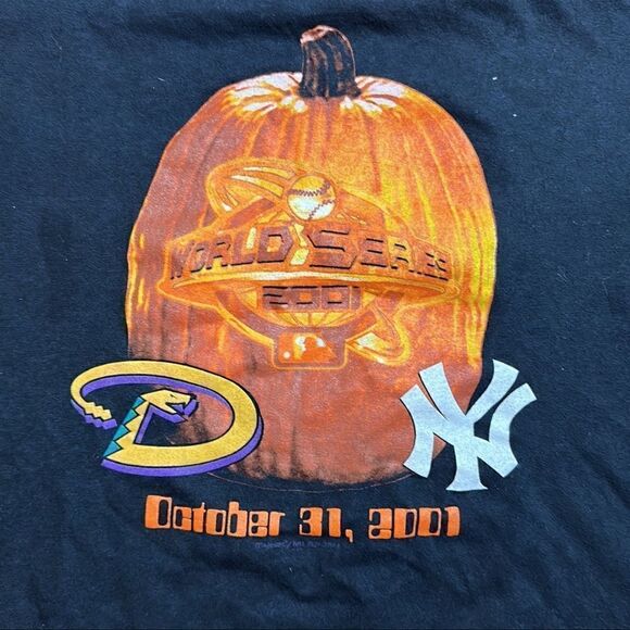 Vintage 2001 Halloween World Series T-Shirt - Picture 2 of 4